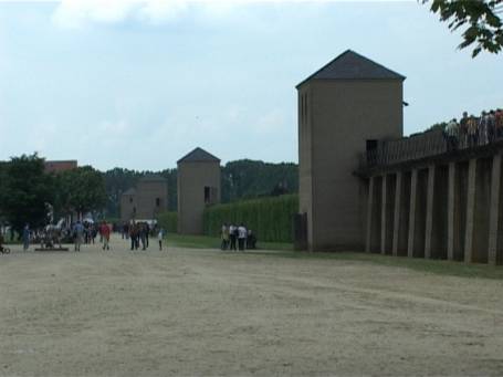 Xanten : APX - Park, Stadtmauer mit Wehrtürmen